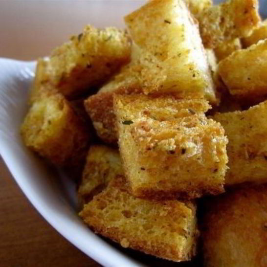 Рецепт домашних сухариков из белого хлеба