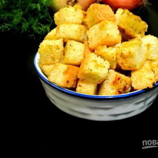 Рецепт луковых сухариков к салатам и супам