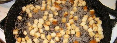 сухарики на сковороде. Шаг 5