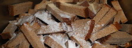 сухарики ржаные с чесноком. Шаг 4