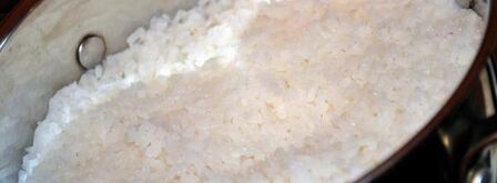 маки суши с лососем и авокадо. Шаг 3