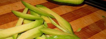 маки суши с лососем и авокадо. Шаг 6