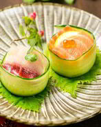 Суши с огурцом