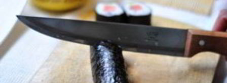 суши с семгой и огурцом. Шаг 9