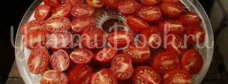 вяленые помидоры в электросушилке. Шаг 3