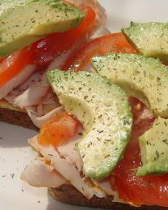 Сэндвич с индейкой и авокадо