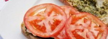 сэндвичи с помидорами, соусом и сыром. Шаг 5