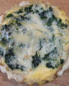 Ореховая тарталетка с горгонзолой и шпинатом