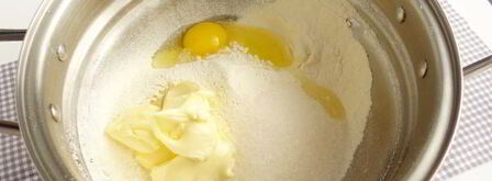 песочные тарталетки с пудингом и сливой. Шаг 5