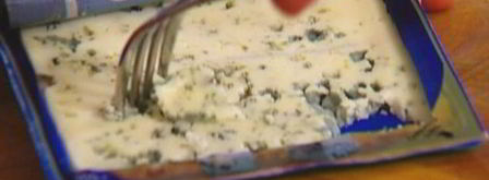 тарталетки из слоеного теста с грушей и голубым сыром. Шаг 7