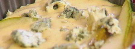 тарталетки из слоеного теста с грушей и голубым сыром. Шаг 8