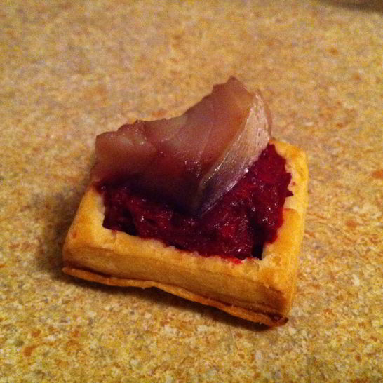 Рецепт тарталеток со свекольной начинкой и сельдью