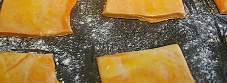 томатные тарталетки с помидорами, фетой и соусом песто. Шаг 3