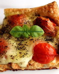 Тарт с семгой, помидорами черри и моцареллой