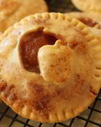 Тарт с яблоками в карамели