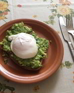 Тост с авокадо и яйцом пашот