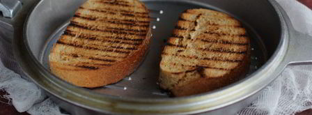 тост с яичницей-болтуньей и семгой. Шаг 3