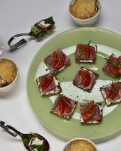 Тосты деликатесные с языком