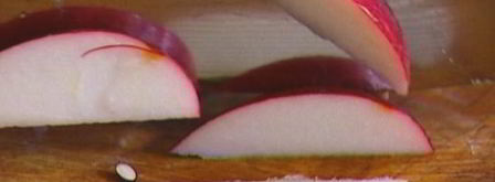 тосты с беконом, карамелизированными яблоками и луком. Шаг 3