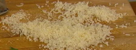 тосты с фасолевым дипом и соусом песто. Шаг 6