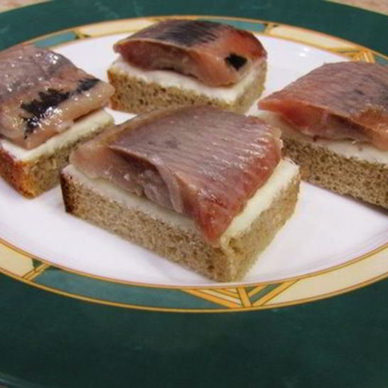 Рецепт тостов с селедкой