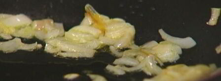 тосты с цукини, сыром и луком. Шаг 3