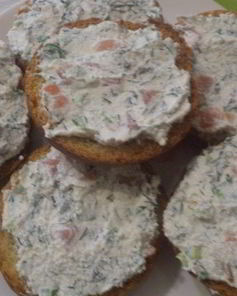 Тосты с творожно-лососевой начинкой