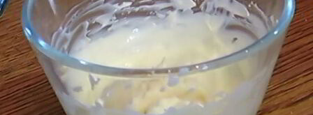 тосты с яйцами, спаржей, копченой семгой и красной икрой. Шаг 6