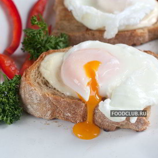 Рецепт тостов с яйцом-пашот и моцареллой