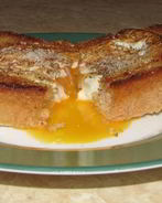 Глазунья в хлебе