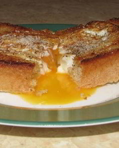 Глазунья в хлебе