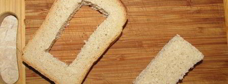 глазунья в хлебе. Шаг 3