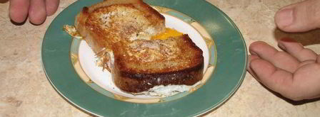 глазунья в хлебе. Шаг 6