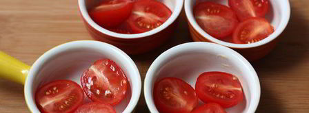 порционная яичница с помидорами в духовке. Шаг 3