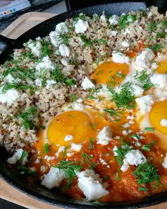Шакшука с киноа и брынзой