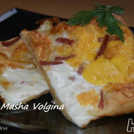 Рецепт яичницы на слоеном тесте
