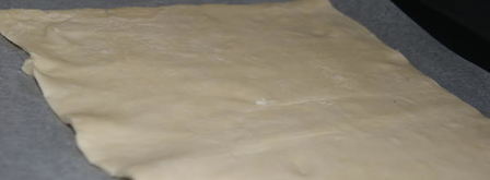 яичница на слоеном тесте. Шаг 4