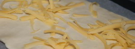 яичница на слоеном тесте. Шаг 5