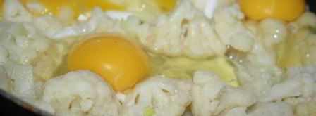 яичница с цветной капустой и пармезаном. Шаг 3