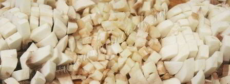 яичница с ветчиной и грибами запеченная в помидорах. Шаг 5