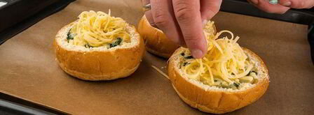 яичница в булочке. Шаг 6