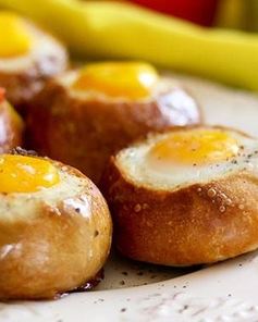 Яичница в хлебном горшочке