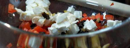 закуска из огурцов с фетой и болгарским перцем. Шаг 3