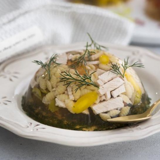 Рецепт заливного из курицы и пасты