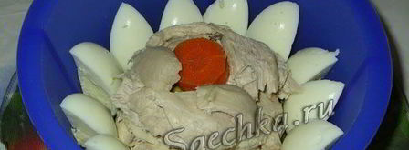 заливное с курицей, яйцами и горошком. Шаг 10