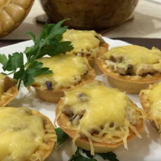 Рецепт куриного-грибного жульен в тарталетках