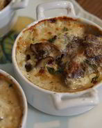 Жульен с куриной печенью и грибами