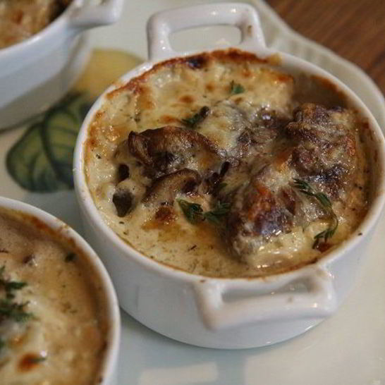 Рецепт жульена с куриной печенью и грибами