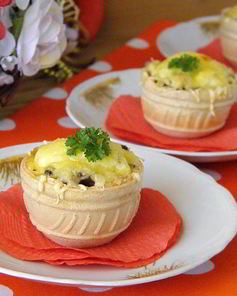 Жульен в тарталетках с грибами и курицей