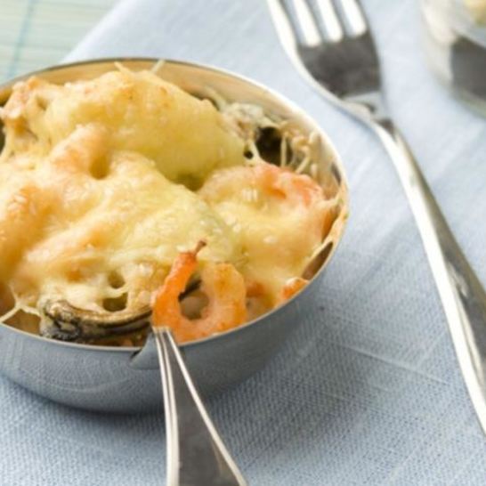 Рецепт жюльена из креветок и мидий на спарже